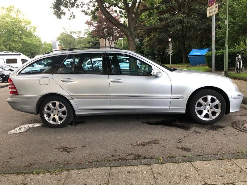 Silber Gebraucht 2005 Mercedes C180 Elegance Kombi | 1.490 € (Guter Preis) - Bild 1/4