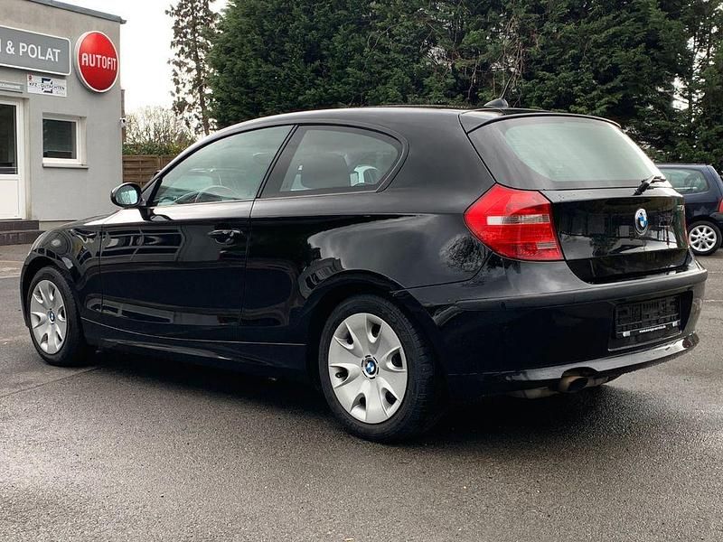 Gebraucht BMW 116 Advantage 122 PS (89 kW) 2009 Schwarz Kleinwagen