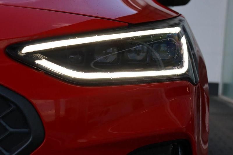 Neu Ford Focus ST 280 PS (205 kW) 2026 Racered Limousine