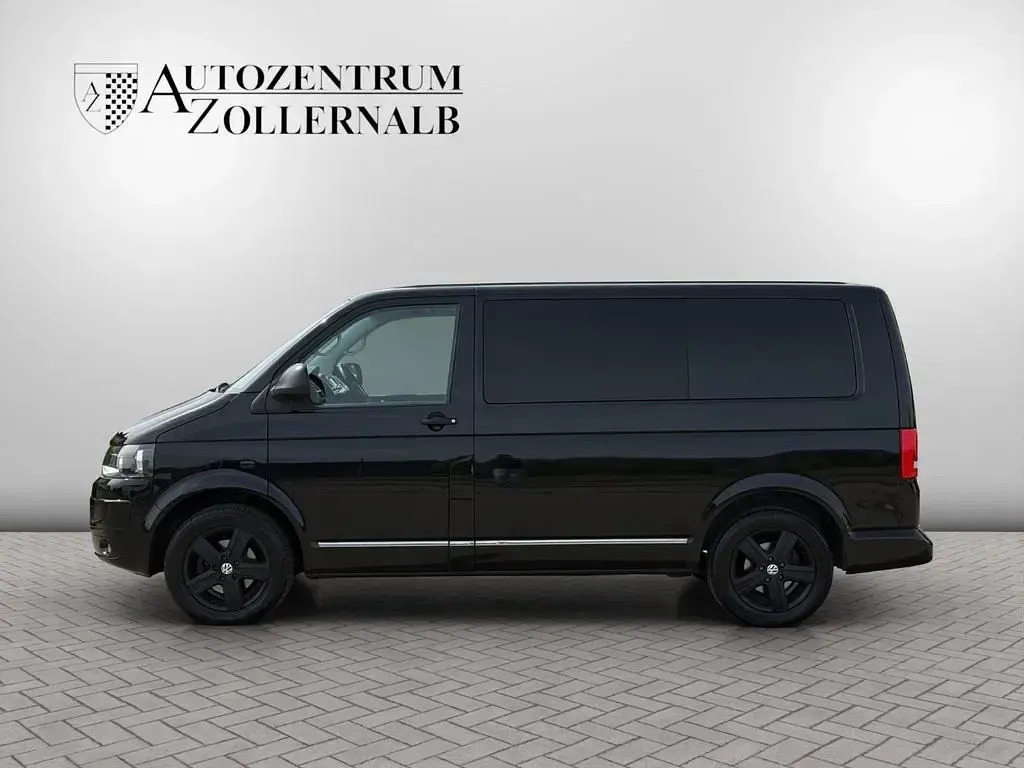 Gebraucht VW T5 Startline 140 PS (102 kW) 2013 Deep black perleffekt Van