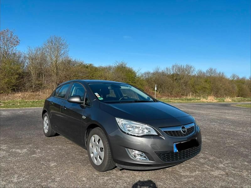 Gebraucht Opel Astra 115 PS (84 kW) 2010 Grau Limousine