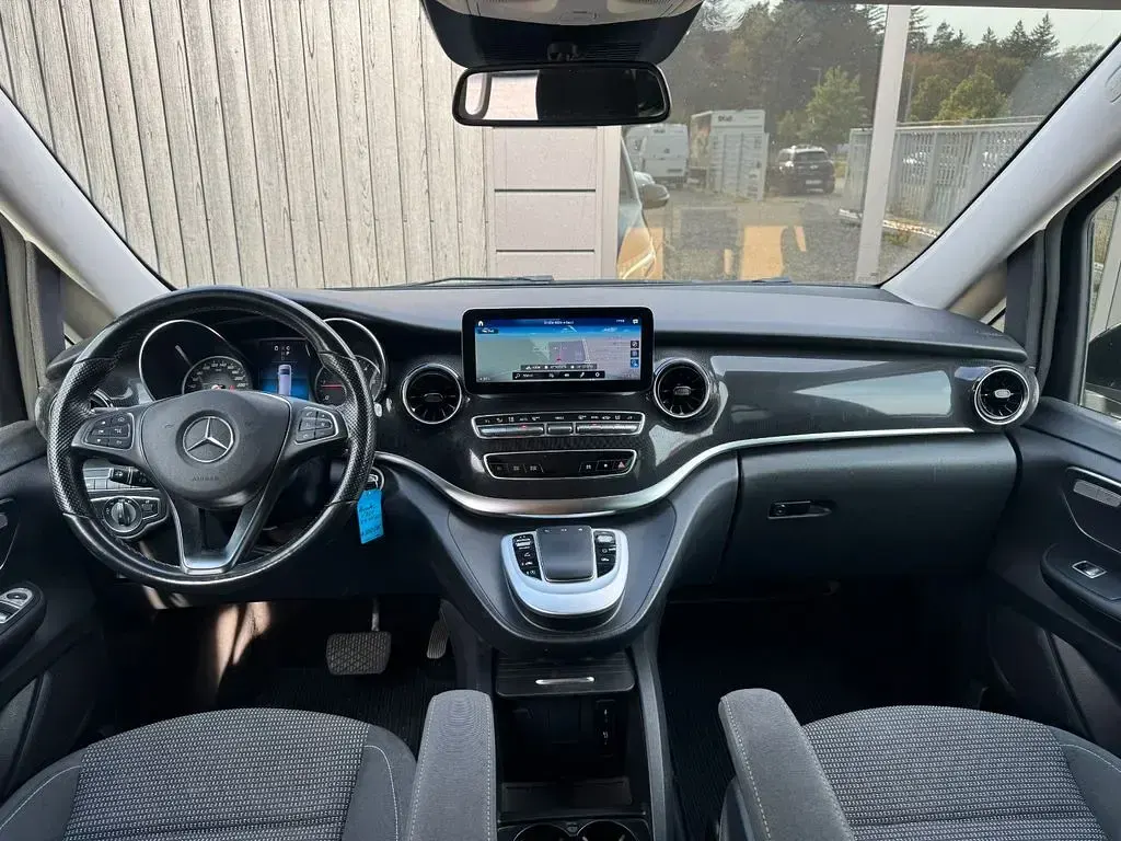Gebraucht Mercedes V220 Edition 163 PS (119 kW) 2021 Schwarz Van / Kleinbus