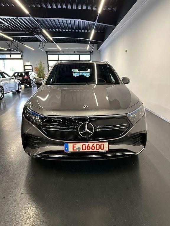 Grau Gebraucht 2023 Mercedes EQA300 SUV | 29.850 € (Superpreis) - Bild 1/2