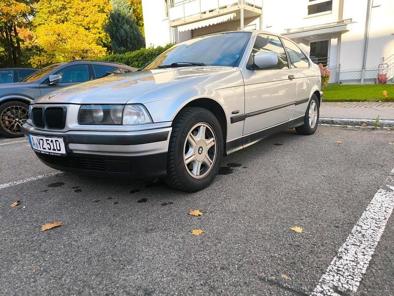 Grau Gebraucht 1998 BMW 318 Basis Coupé | 2.500 € (Guter Preis) - Bild 1/4