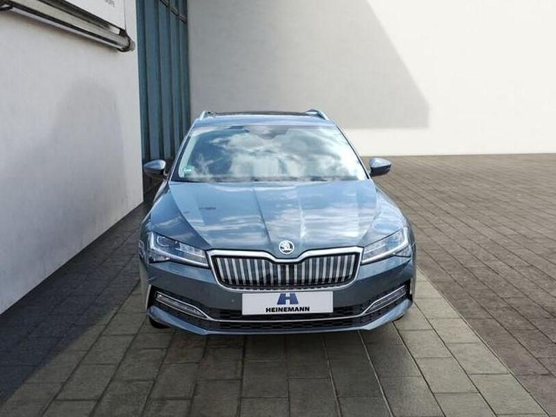 Gebraucht Skoda Superb Style 218 PS (160 kW) 2021 Quarzgrau metallic Kombi