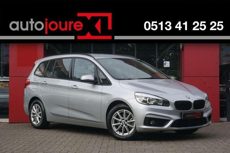 Grau Gebraucht 2016 BMW 216 Gran Tourer Van / Kleinbus | 8.799 € (Fairer Preis) - Bild 1/4
