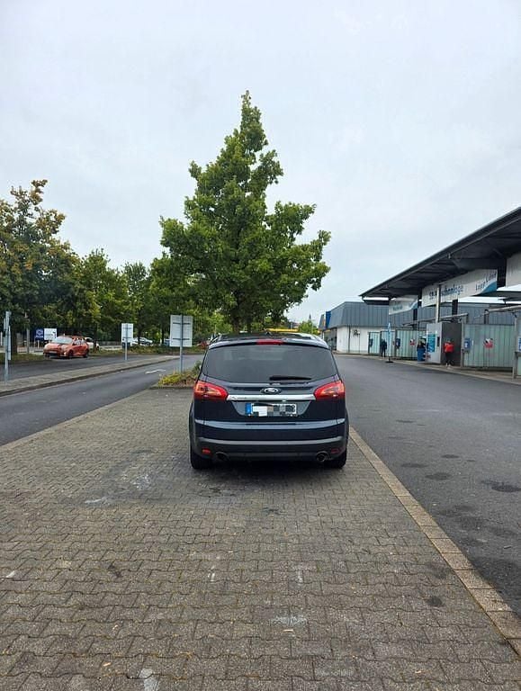 Gebraucht Ford S-MAX Titanium 200 PS (147 kW) 2013 Grau Van / Kleinbus