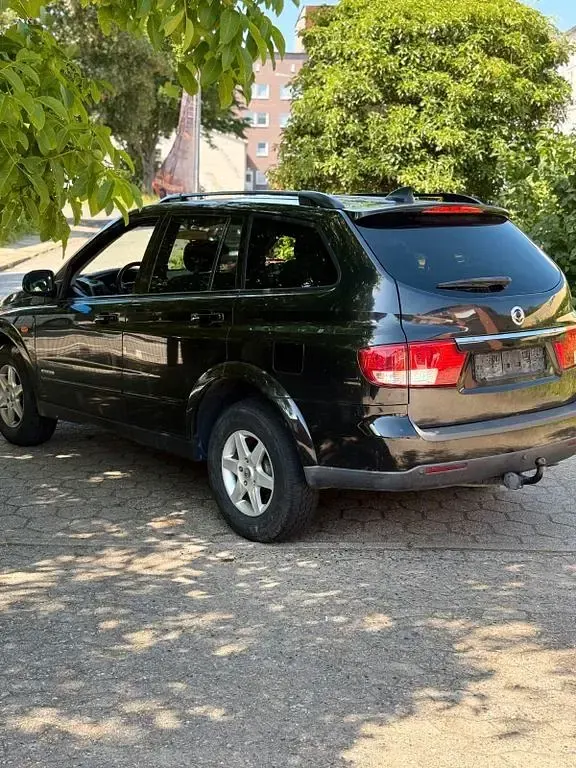 Gebraucht SsangYong Kyron 141 PS (103 kW) 2010 Schwarz SUV