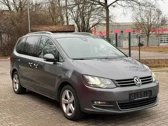 Second-hand VW Sharan Highline 170 CP (125 kW) 2012 Gri Monovolum