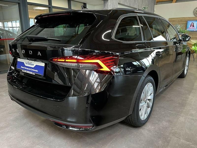 Neu Skoda Octavia Selection 150 PS (110 kW) 2025 Schwarz Kombi