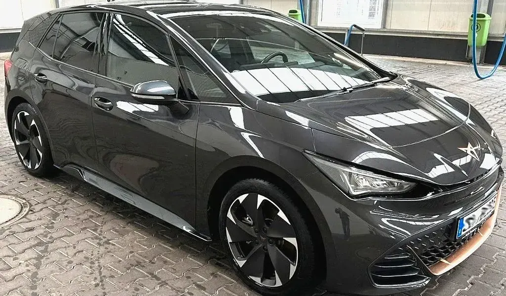 Second-hand Cupra Born 150 kW (204 CP) 2022 Negru Hatchback