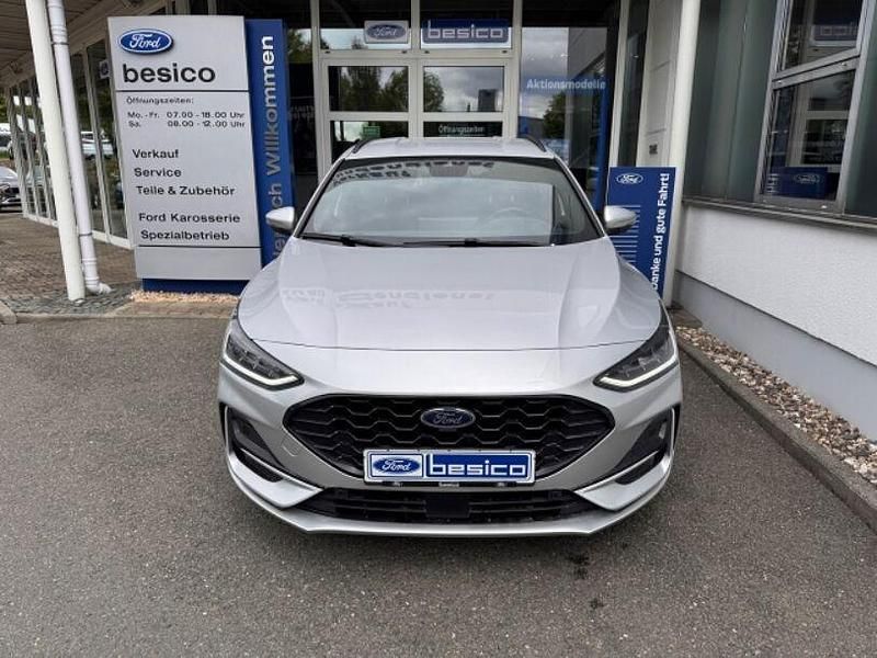 Gebraucht Ford Focus ST-Line 125 PS (91 kW) 2023 Polarsilber metallic Kombi