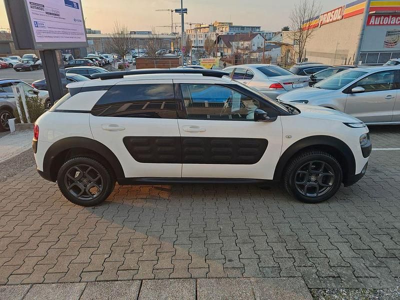 Gebraucht Citroën C4 Shine 82 PS (60 kW) 2018 Weiß SUV