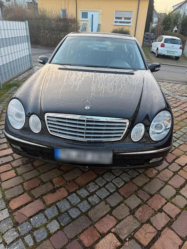 Gebraucht Mercedes E220 Elegance 150 PS (110 kW) 2003 Schwarz Limousine