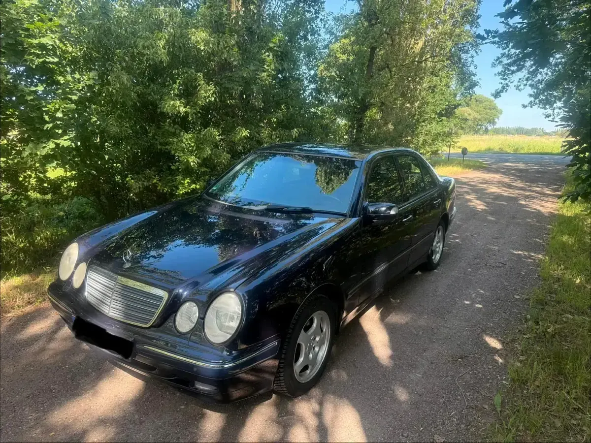 Gebraucht Mercedes E280 Elegance 204 PS (150 kW) 2001 Blau Limousine