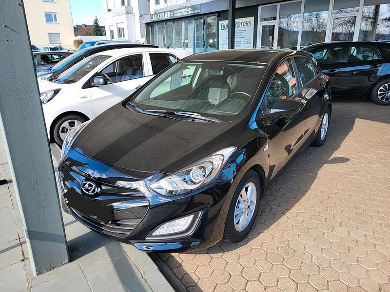 Gebraucht Hyundai i30 99 PS (72 kW) 2014 Schwarz Kleinwagen