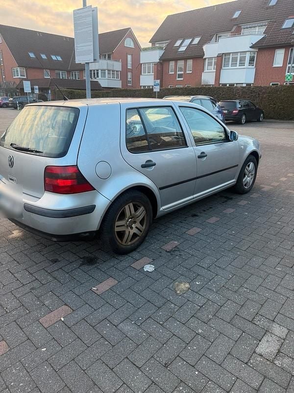 Gebraucht VW Golf IV 75 PS (55 kW) 2001 Silber Kleinwagen