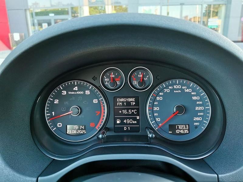 Gebraucht Audi A3 Attraction 105 PS (77 kW) 2010 Silber Kleinwagen