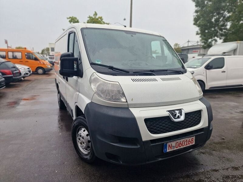 Weiß Gebraucht 2013 Peugeot Boxer Avantage Van | 9.400 € (Etwas zu teuer) - Bild 1/4