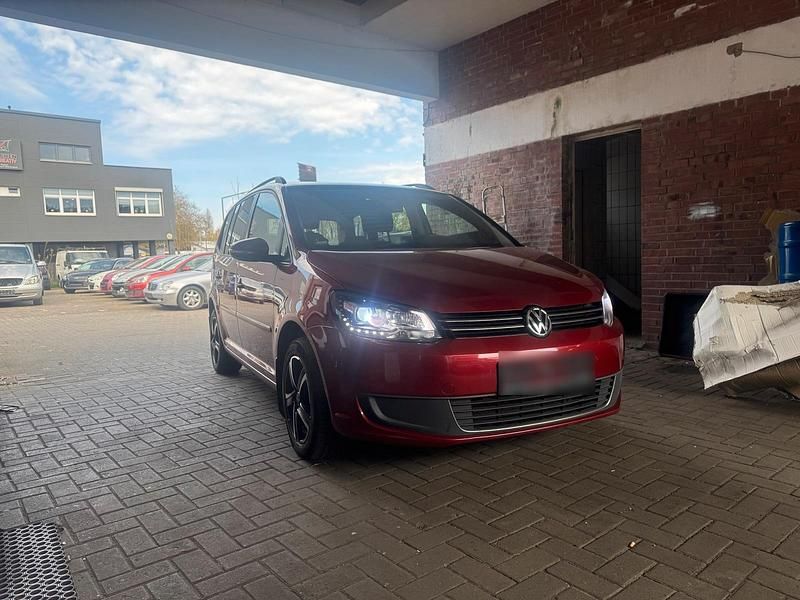 Gebraucht VW Touran 140 PS (102 kW) 2013 Rot Van / Kleinbus