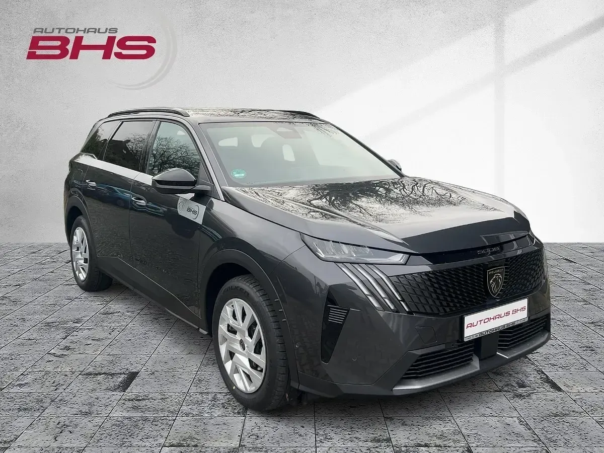Gebraucht Peugeot 5008 Allure 136 PS (100 kW) 2025 Titan grau (grau) SUV