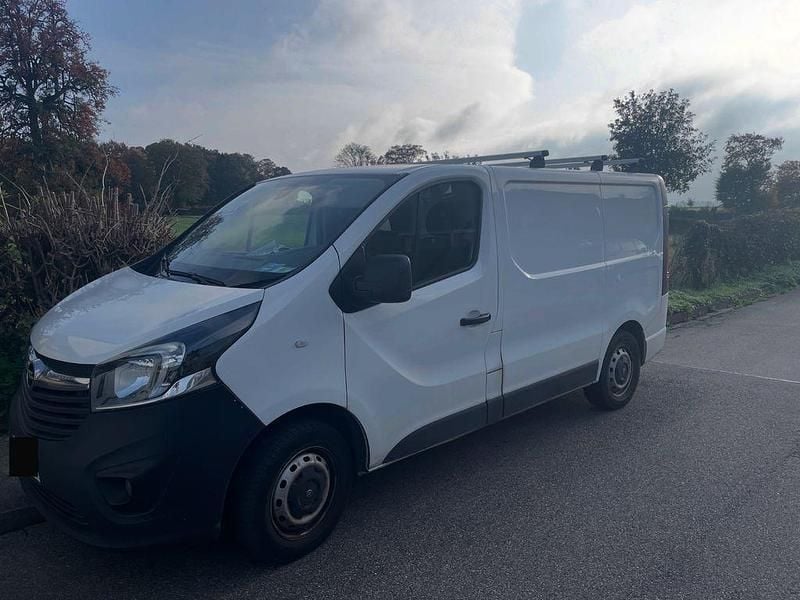Weiß Gebraucht 2017 Opel Vivaro Van | 7.900 € (Superpreis) - Bild 1/4