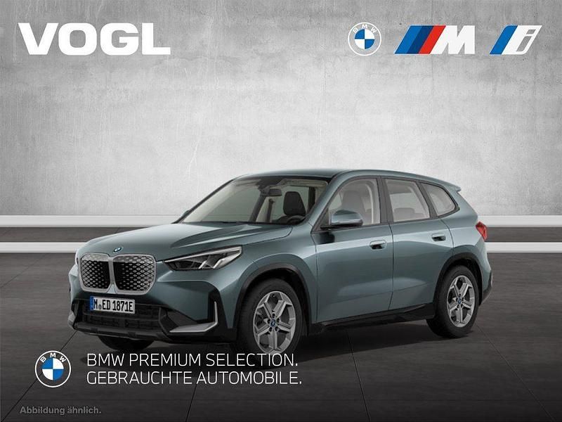 Cape york grün Gebraucht 2023 BMW iX1 Performance SUV | 39.290 € (Etwas zu teuer) - Bild 1/4