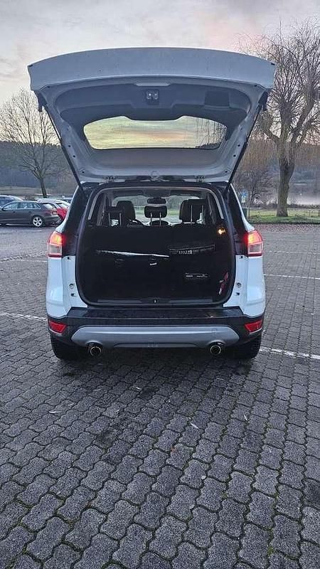 Gebraucht Ford Kuga Trend 140 PS (102 kW) 2013 Weiß SUV