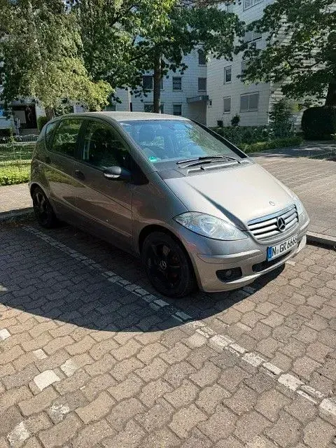 Gebraucht Mercedes A180 Classic 109 PS (80 kW) 2007 Silber Limousine