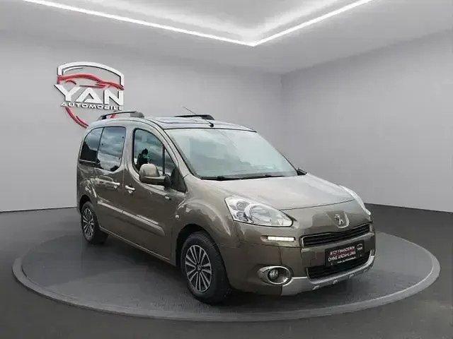 Gebraucht Peugeot Partner Tepee Style 114 PS (83 kW) 2015 Braun Van / Kleinbus