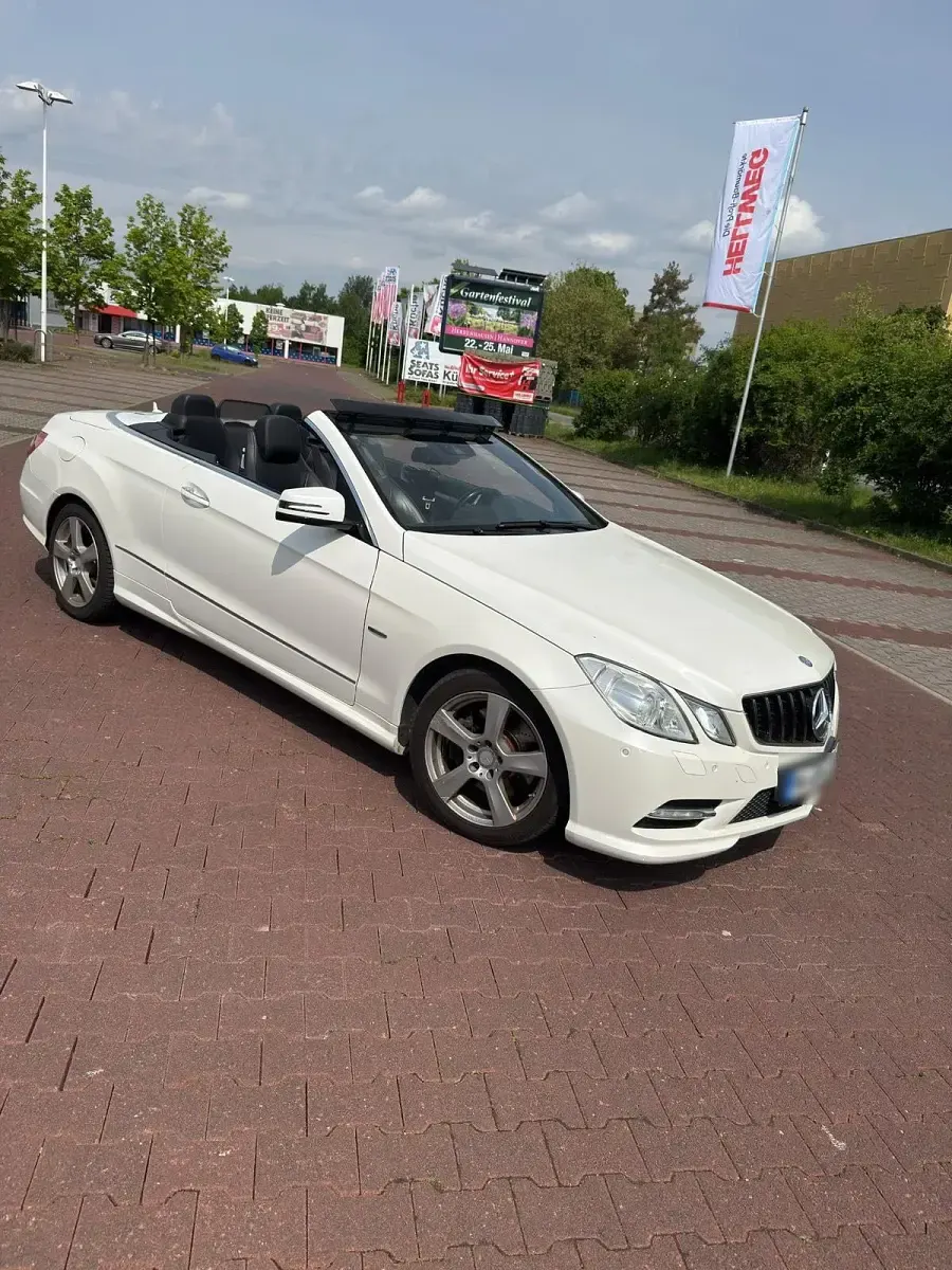 Gebraucht Mercedes E250 204 PS (150 kW) 2012 Weiß Cabrio