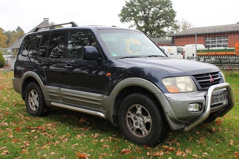 Blau Gebraucht 2001 Mitsubishi Pajero Elegance SUV | 2.000 € - Bild 1/4