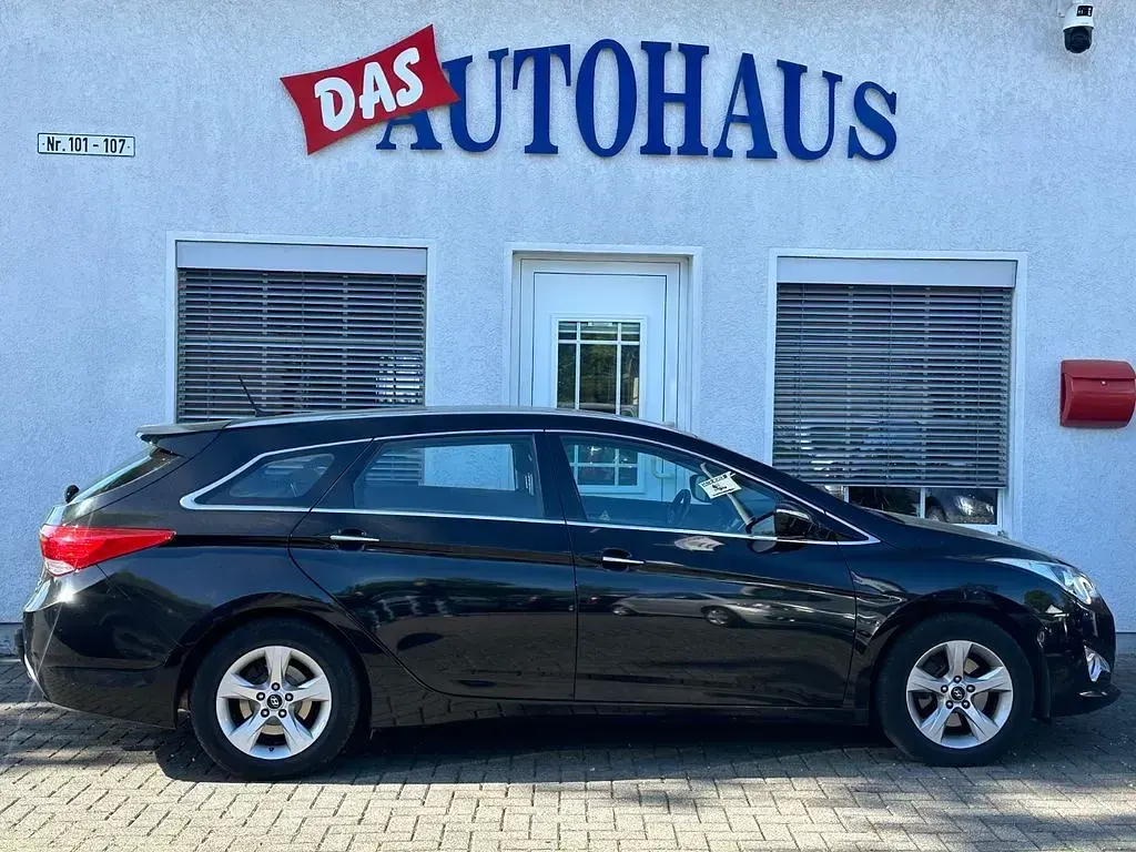 Gebraucht Hyundai i40 Edition 136 PS (100 kW) 2013 Schwarz Kombi