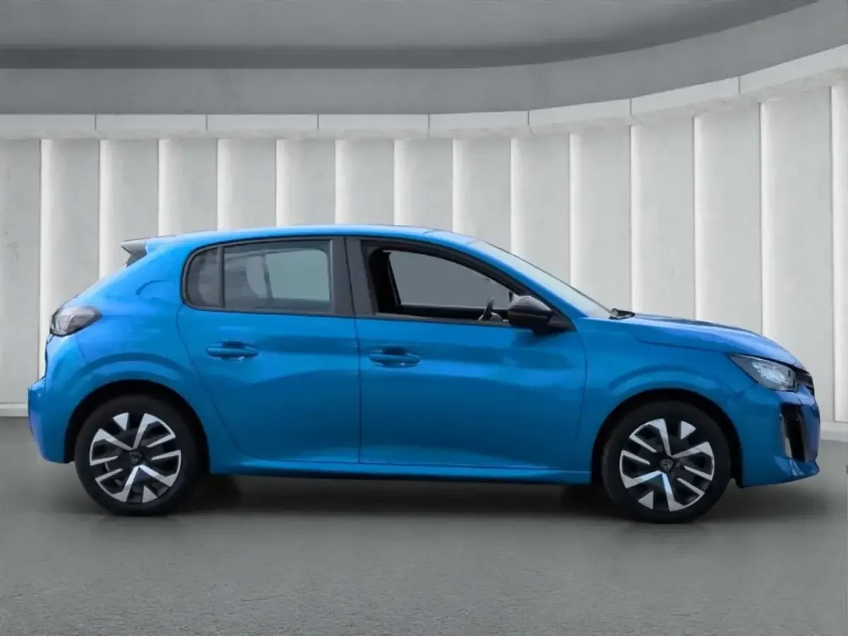 Gebraucht Peugeot 208 Active 75 PS (55 kW) 2024 Blau Kleinwagen