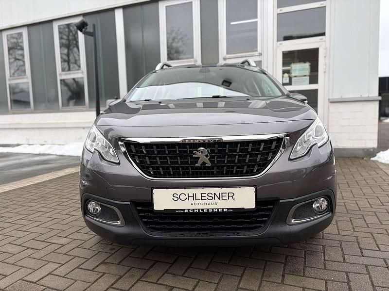 Gebraucht Peugeot 2008 Active 110 PS (80 kW) 2017 Platiniumgrau SUV