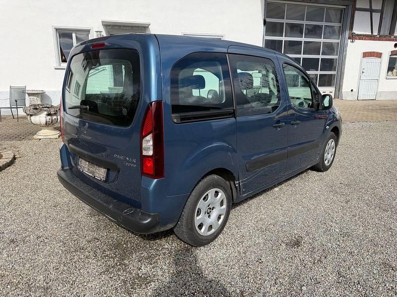 Gebraucht Peugeot Partner Tepee Active 99 PS (72 kW) 2016 Van / Kleinbus