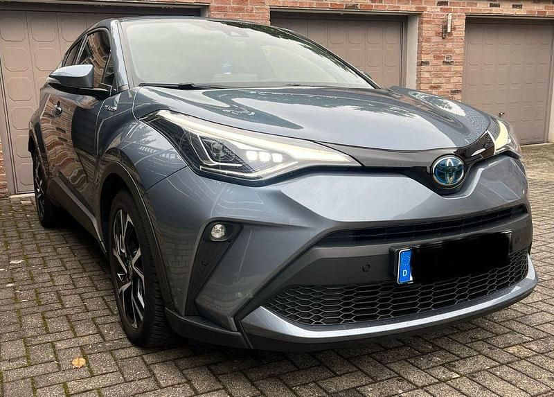 Grau Gebraucht 2022 Toyota C-HR Lounge SUV | 21.700 € (Guter Preis) - Bild 1/4