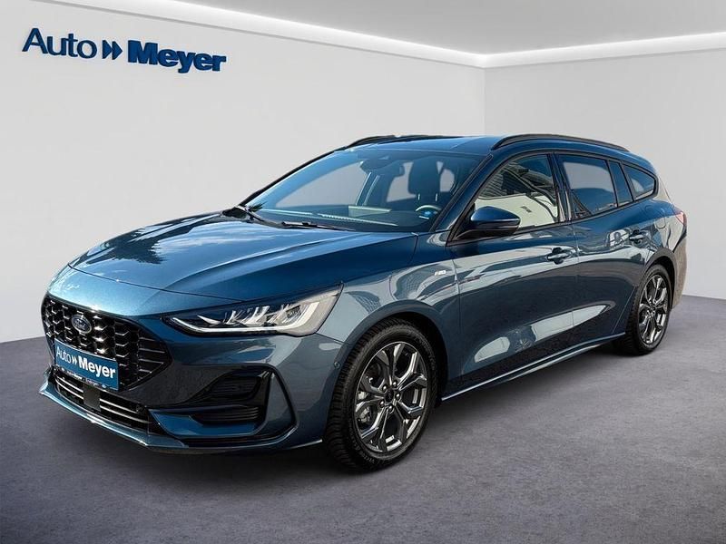 Blau Gebraucht 2024 Ford Focus ST-Line X Limousine | 25.990 € (Fairer Preis) - Bild 1/3