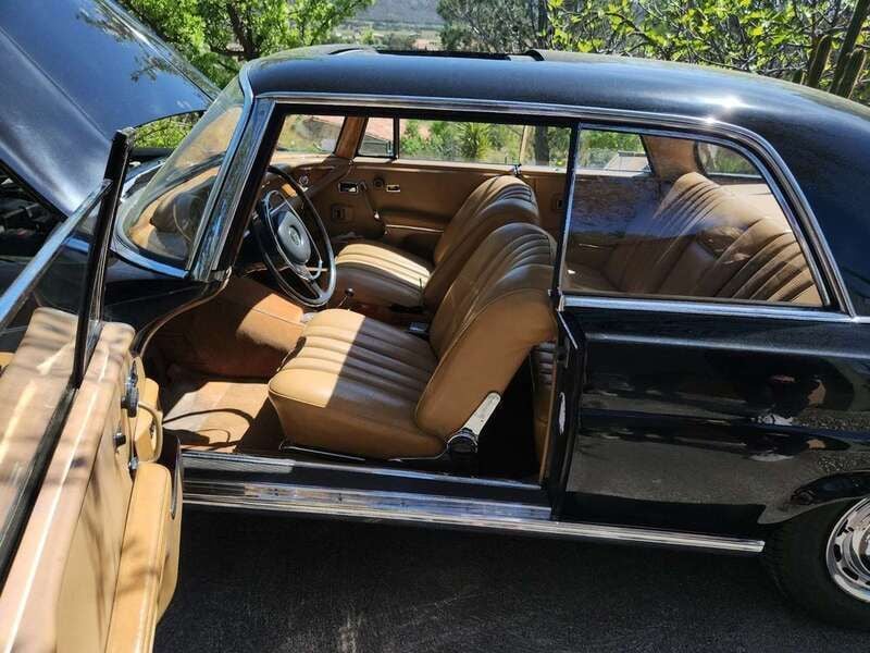 Schwarz Gebraucht 1968 Mercedes W111 Coupé | 31.000 € - Bild 1/4