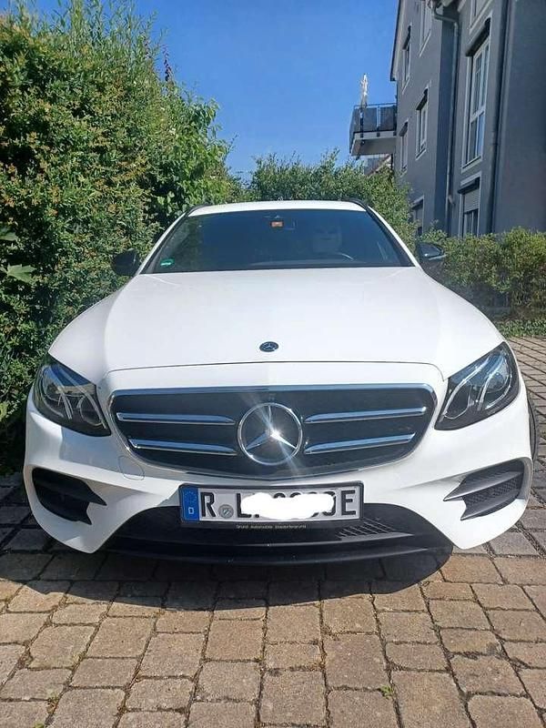 Gebraucht 2019 Mercedes E300 AMG line Kombi | 25.900 € (Fairer Preis) - Bild 1/4