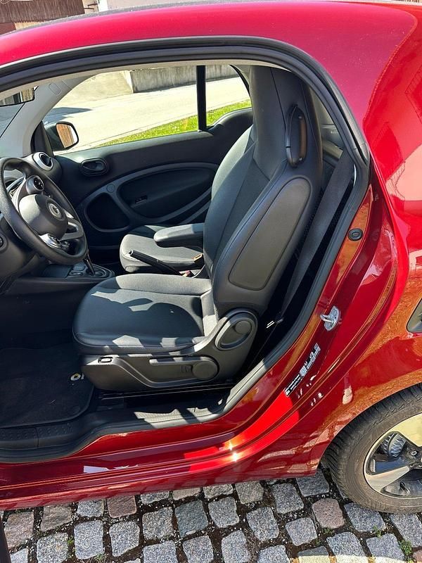 Gebraucht Smart ForTwo Coupé 60 kW (82 PS) 2021 Weiß Kleinwagen