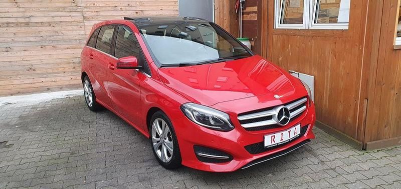 Rot Gebraucht 2015 Mercedes B200 Van / Kleinbus | 8.980 € (Fairer Preis) - Bild 1/4