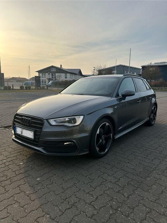 Gebraucht Audi A3 S-Line 150 PS (110 kW) 2015 Grau Limousine