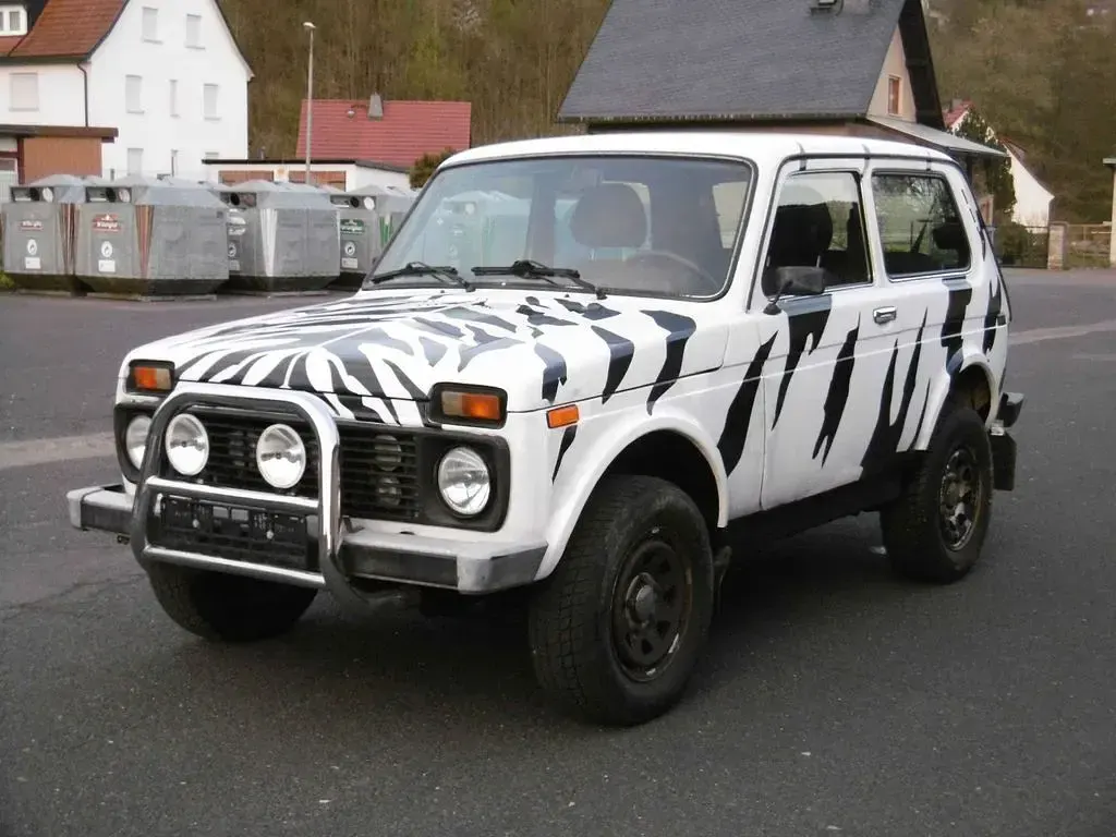 Second-hand Lada niva 82 CP (60 kW) 2009 Alb SUV