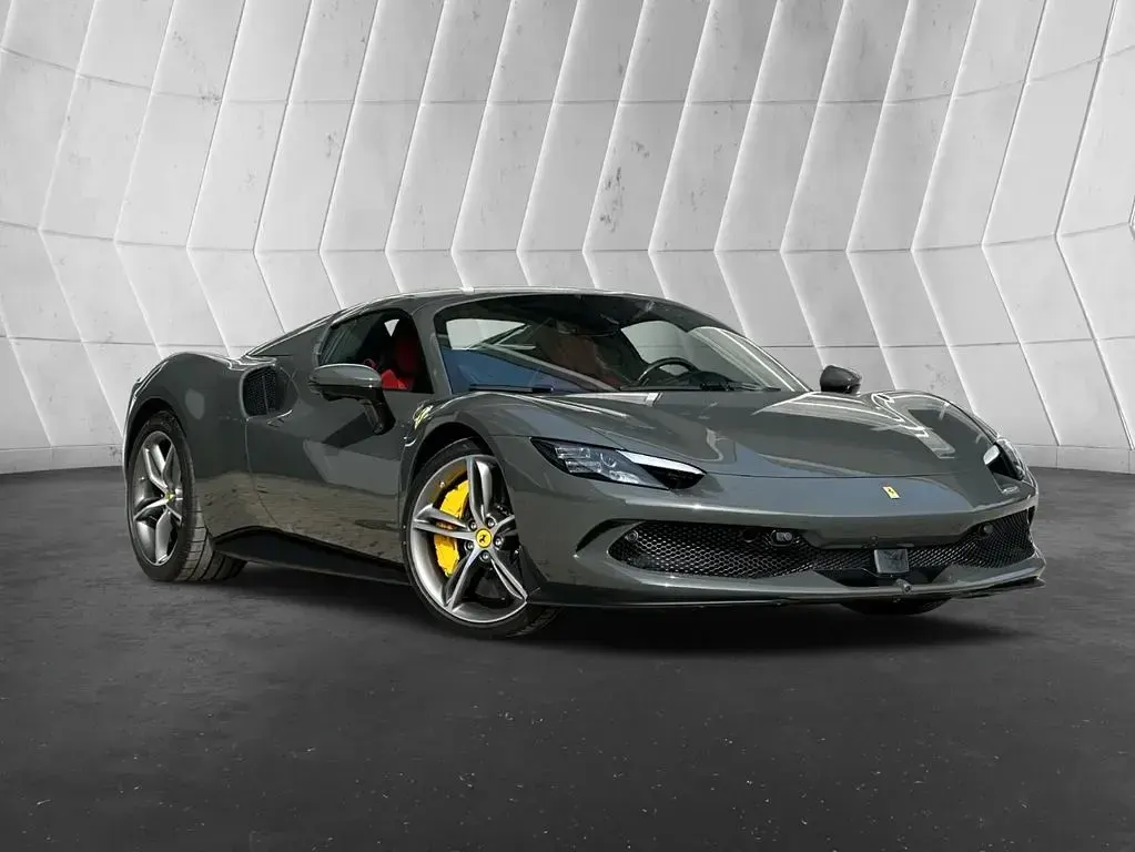 Gebraucht Ferrari 296 829 PS (609 kW) 2025 Grau Cabrio
