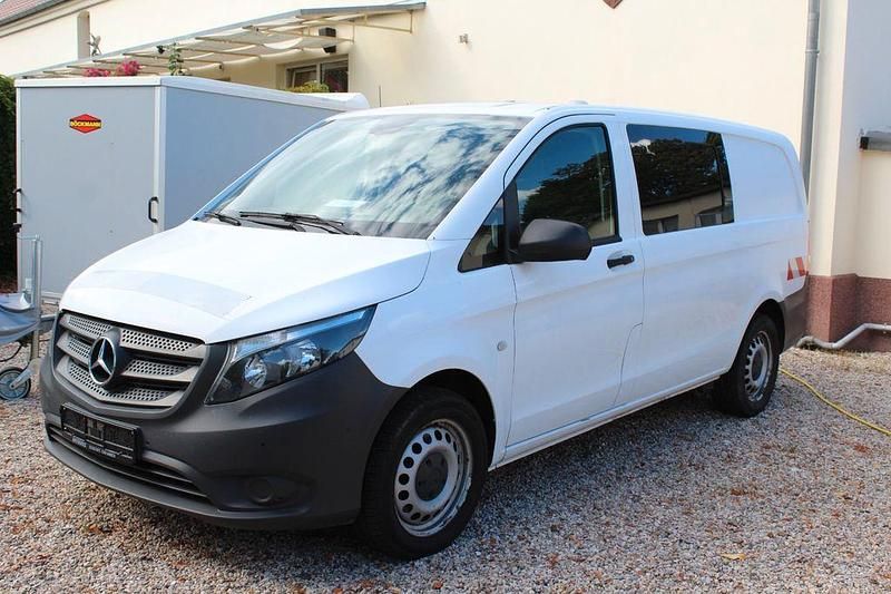 Weiß Gebraucht 2018 Mercedes Vito Van | 15.708 € (Superpreis) - Bild 1/4