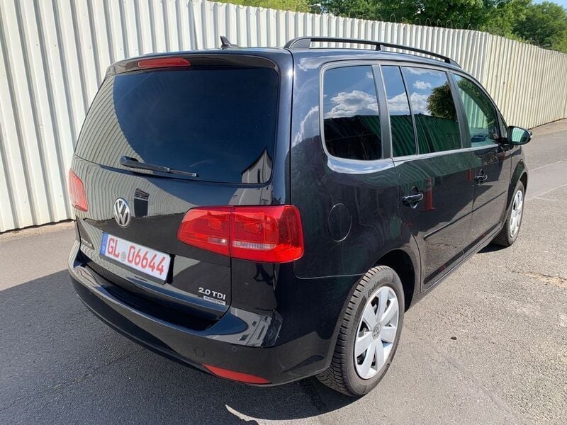 Gebraucht VW Touran Comfortline 140 PS (102 kW) 2014 Schwarz Van / Kleinbus