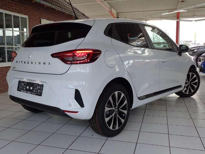 Neu Mitsubishi Colt Plus 91 PS (66 kW) 2025 Antarktisweiß Limousine