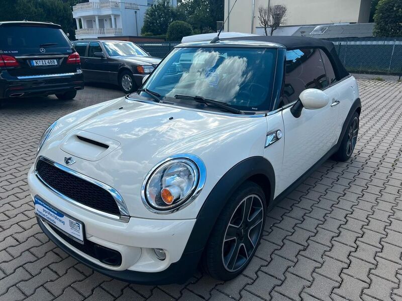 Weiß Gebraucht 2012 Mini Cooper S Cabriolet Pepper Cabrio | 8.890 € (Fairer Preis) - Bild 1/4