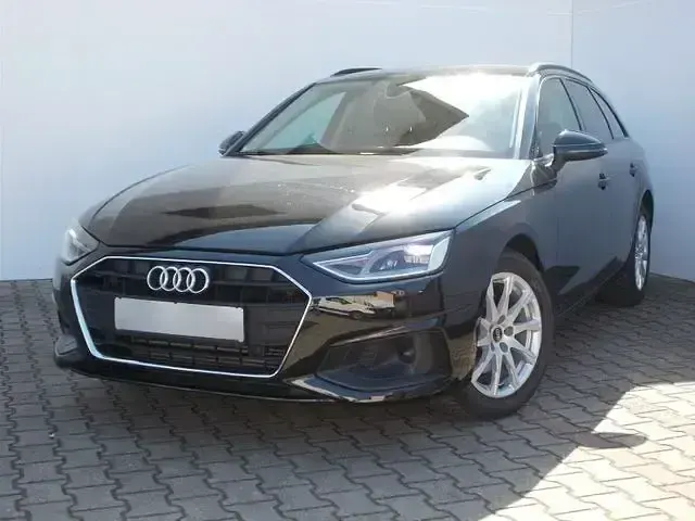 Używany Audi A4 150 KM (110 kW) 2022 Czarny Kombi